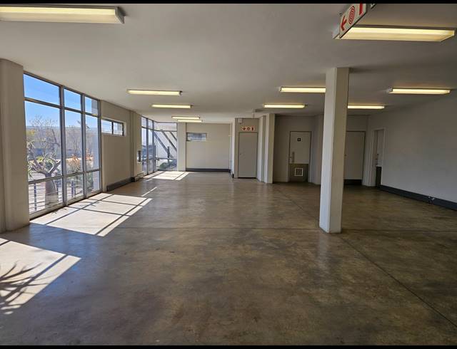 1,237M² WAREHOUSE TO LET IN LANSERIA
